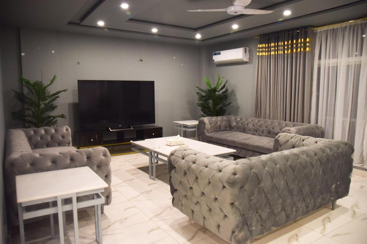 Luxe Suites Bahria Town Lahore Eksteriør billede