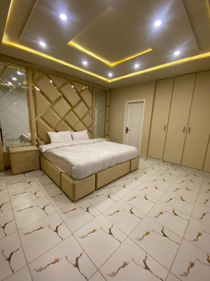 Luxe Suites Bahria Town Lahore Eksteriør billede