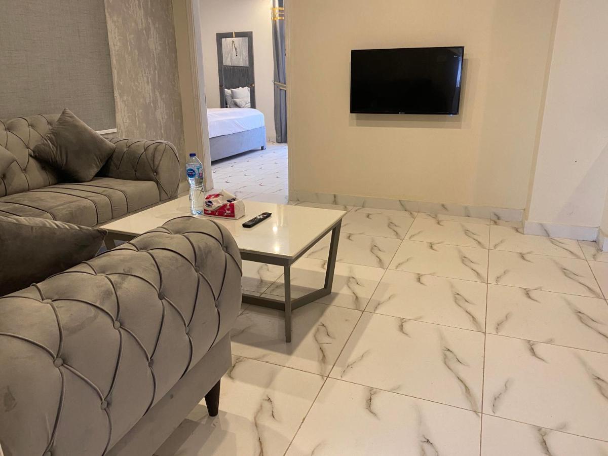 Luxe Suites Bahria Town Lahore Eksteriør billede