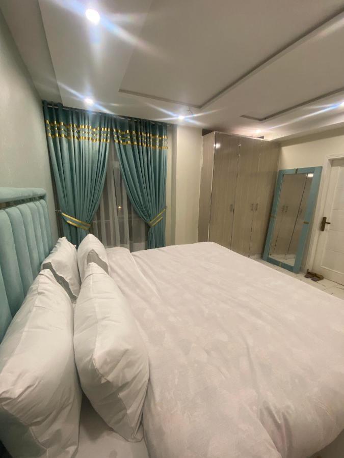 Luxe Suites Bahria Town Lahore Eksteriør billede