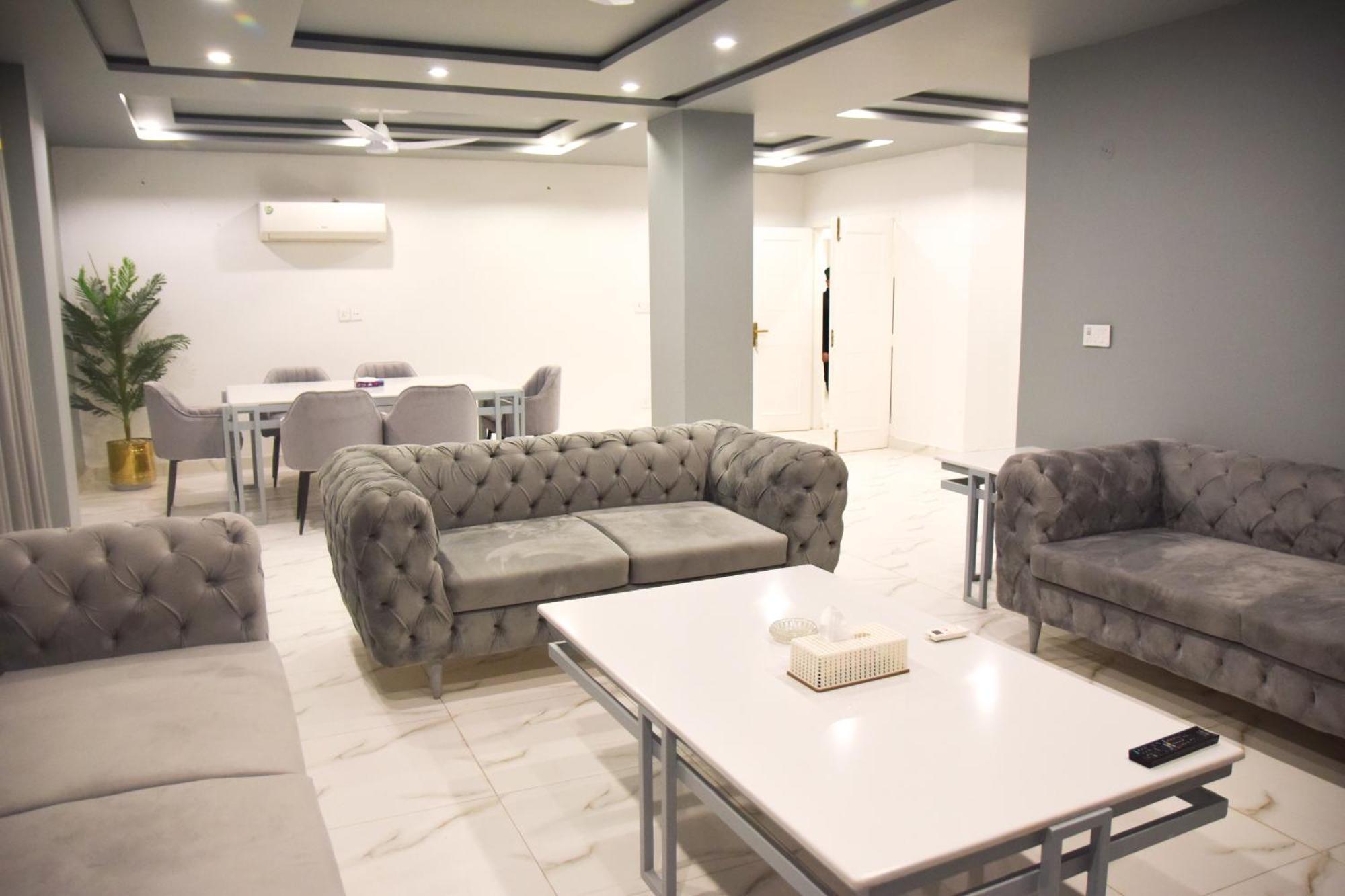 Luxe Suites Bahria Town Lahore Eksteriør billede