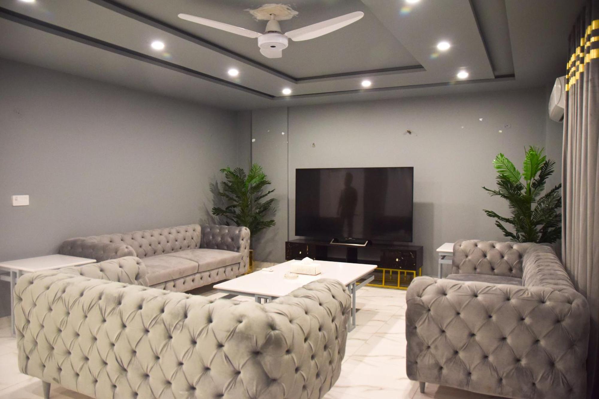 Luxe Suites Bahria Town Lahore Eksteriør billede
